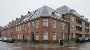 Waarom een tussenwoning vaak een beter energielabel haalt dan een hoekwoning